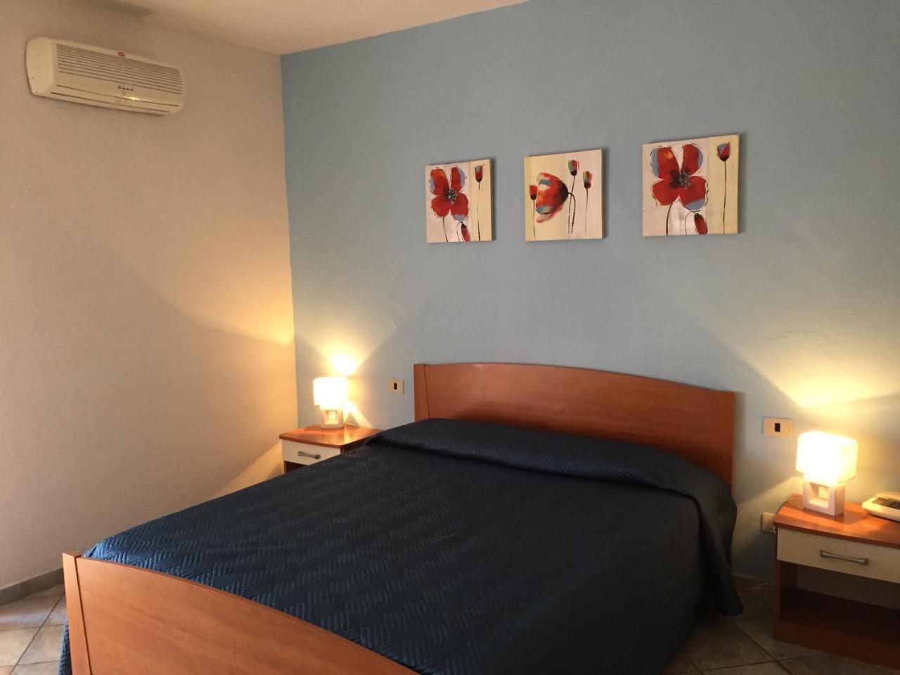 Hotel Sandalion Santa Teresa Gallura Exterior photo