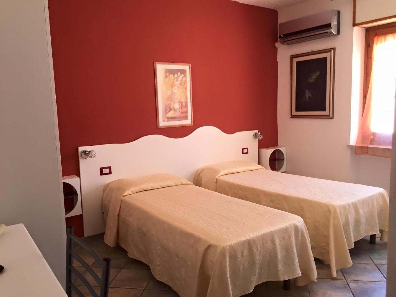 Hotel Sandalion Santa Teresa Gallura Exterior photo