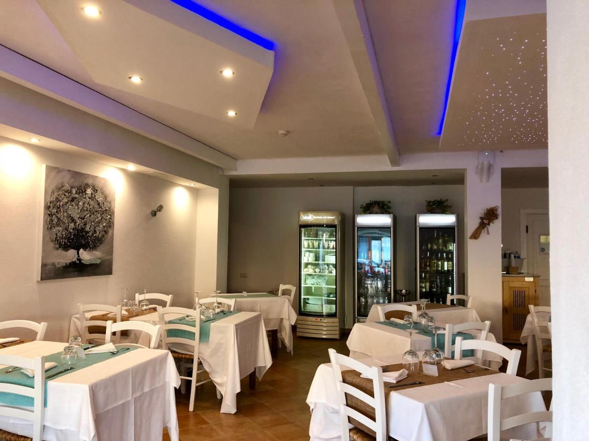 Hotel Sandalion Santa Teresa Gallura Exterior photo