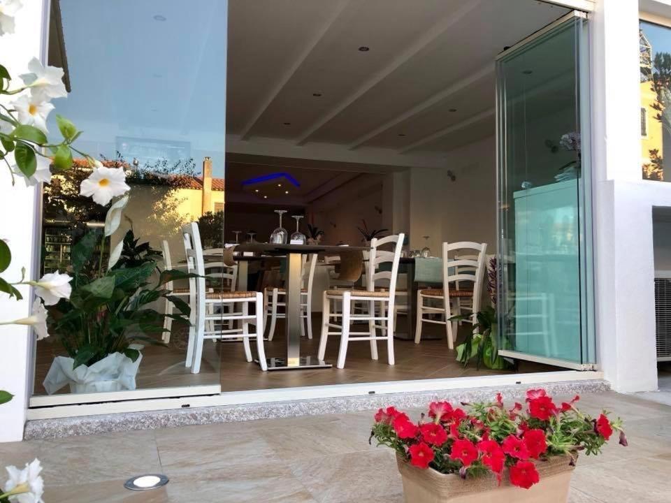Hotel Sandalion Santa Teresa Gallura Exterior photo